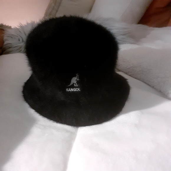 KANGOL hat. Men size small. - Picture 4 of 4